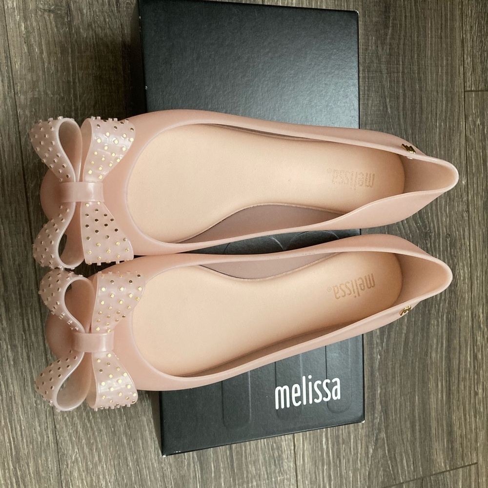 Size: 5, pink color, brand new.
